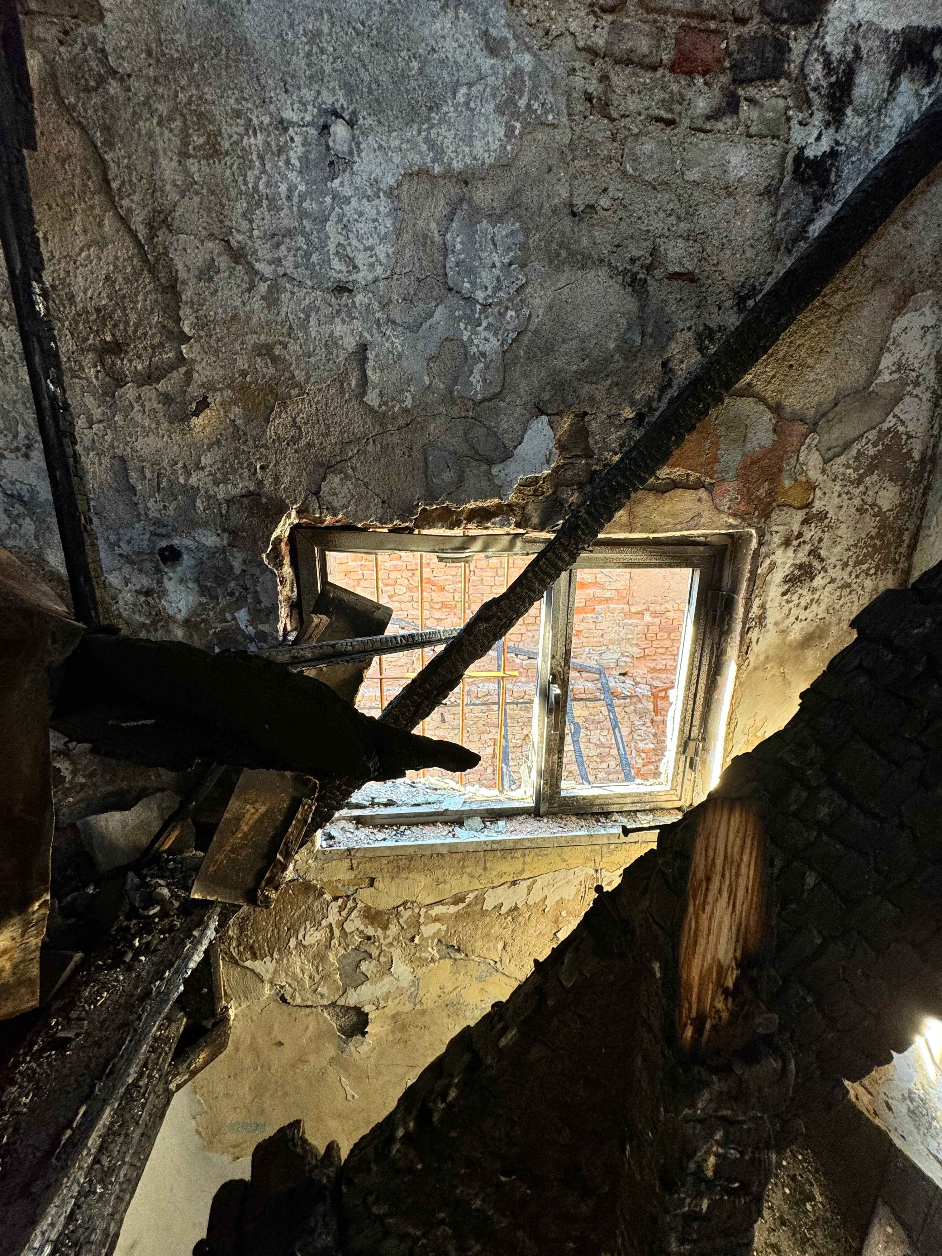 Balat 2306/56 Parsel Yangın Sonrası Tescilli Yapı Restorasyonu galeri fotoğrafı 10